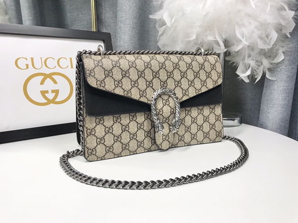 激安グッチバッグコピー背面デザイン